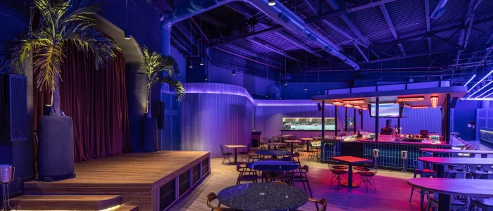 Tarima de Spinning Center club el. luga ideal para realizar los eventos empresariales en Barranquilla